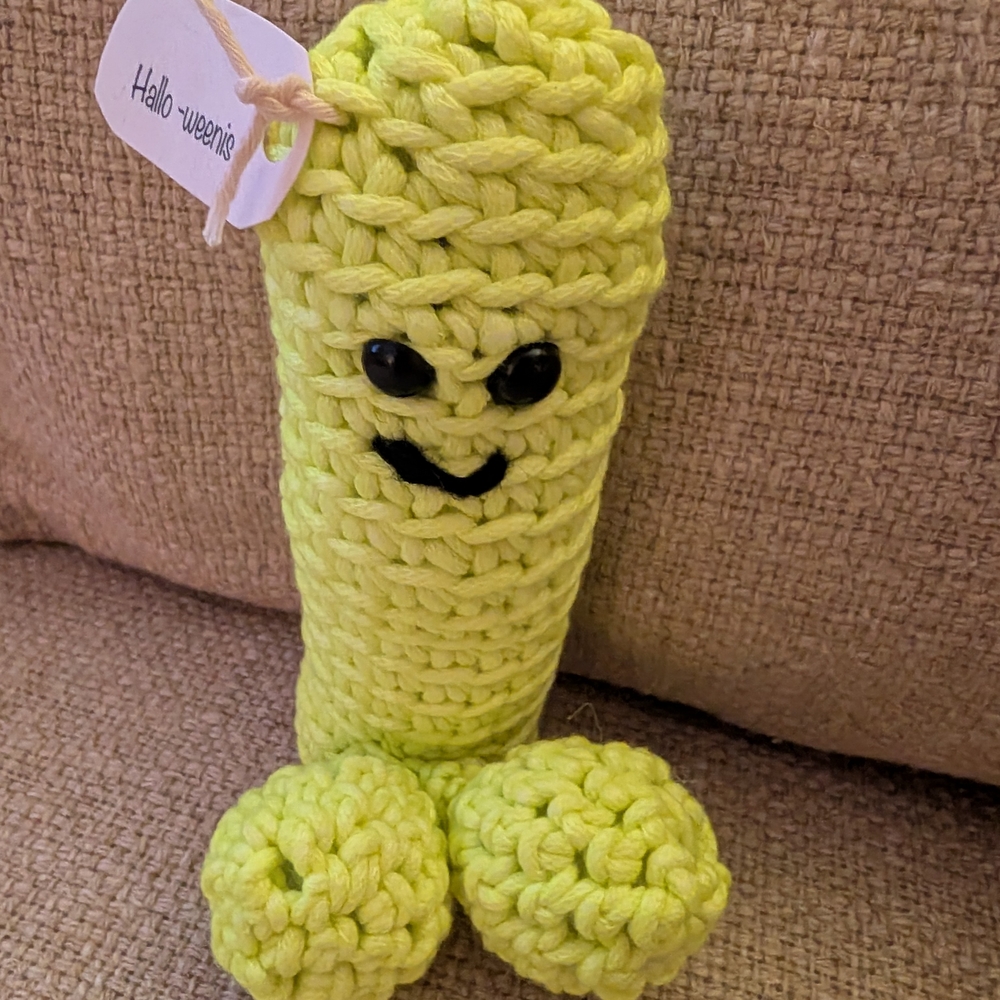 Handmade Crochet Smiling Plush Hallow-wenis